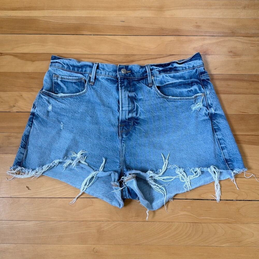 Good American Size 12 /31 High Rise Distressed Hem Light Wash Jean Shorts